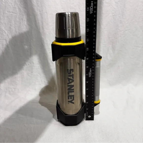 Stanley Aladdin The Bolt Stainless Steel Vacuum Thermos With Handle 1.1Qt/1L - Picture 9 of 10